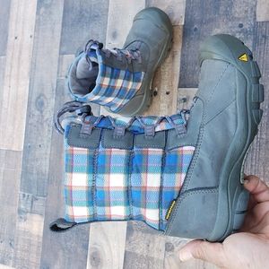 Keen Loveland Waterproof 200 gram insulation Plaid winter boots sz 2 Big kids